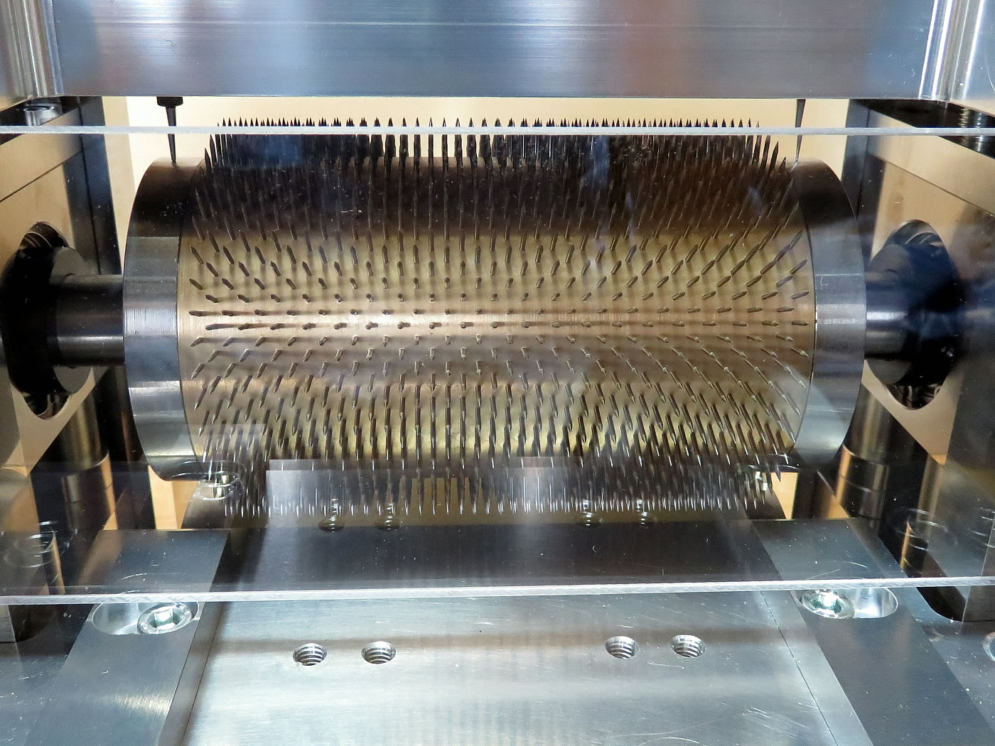 Piercing embossing system | Precision mold production MIKI SEISAKUSHO ...